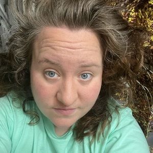 Meet your Posher, Holly